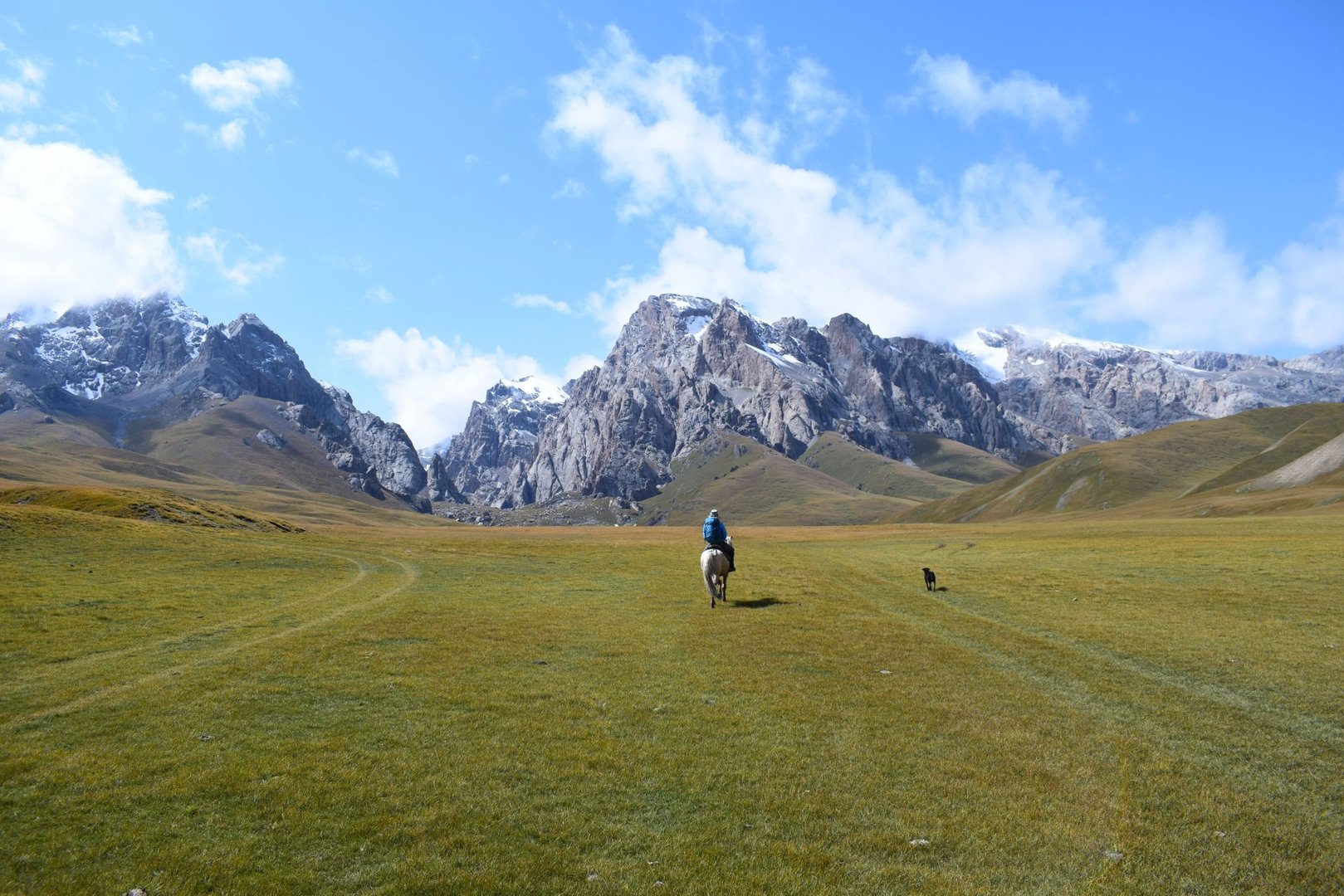 Alpine Lakes Circuit and Glacial Valley - Photo 2